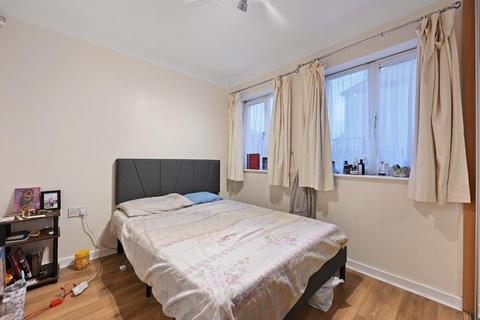 undefined, Dominion Close, Hounslow