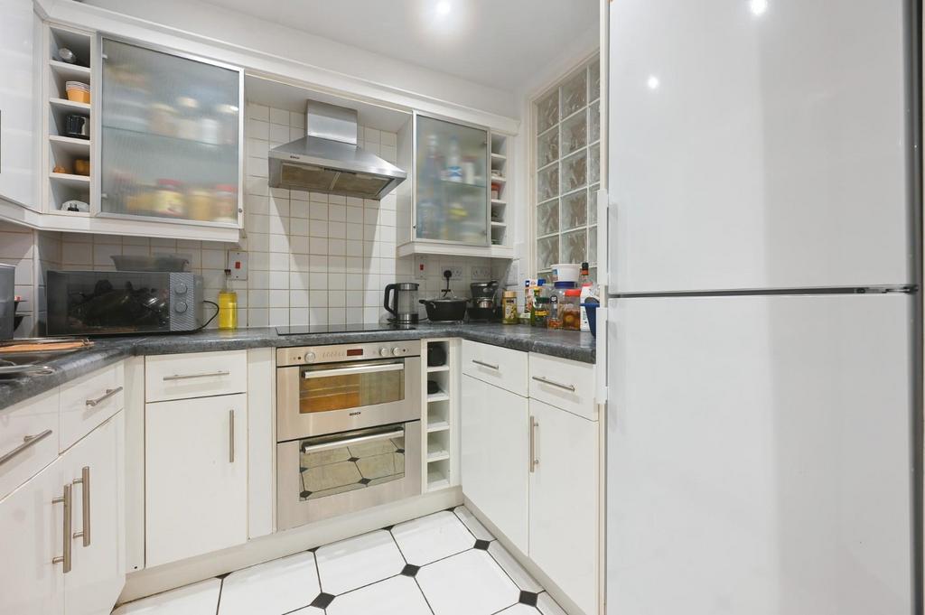 REN - 41 Dominion Close - Kitchen1 (1).jpg
