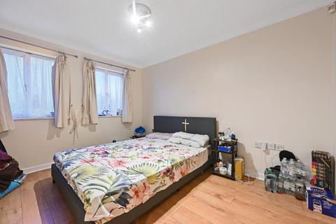2 bedroom ground floor flat for sale, Dominion Close, Hounslow