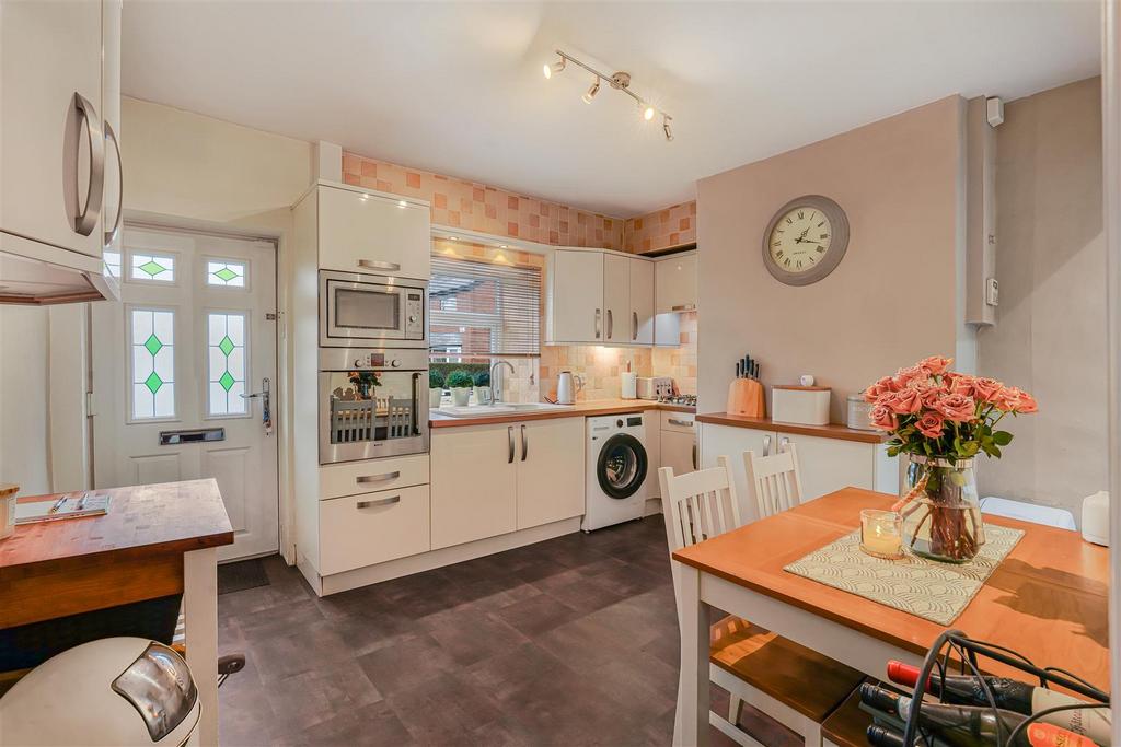 Dining kitchen
