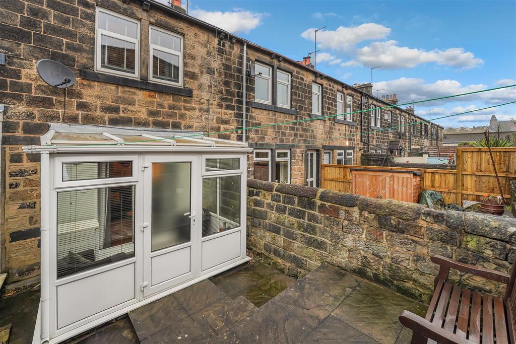 Rear shot/garden