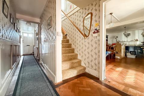 4 bedroom end of terrace house for sale, Castle Street, Portchester,