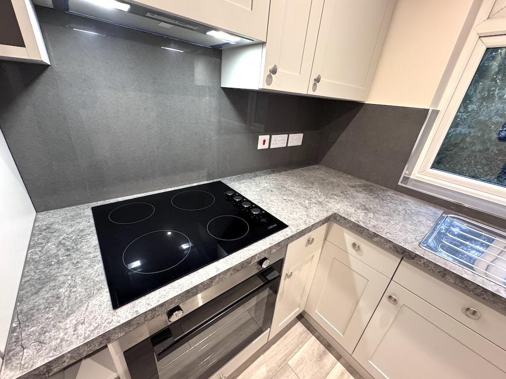 10 - Back Splash.jpg