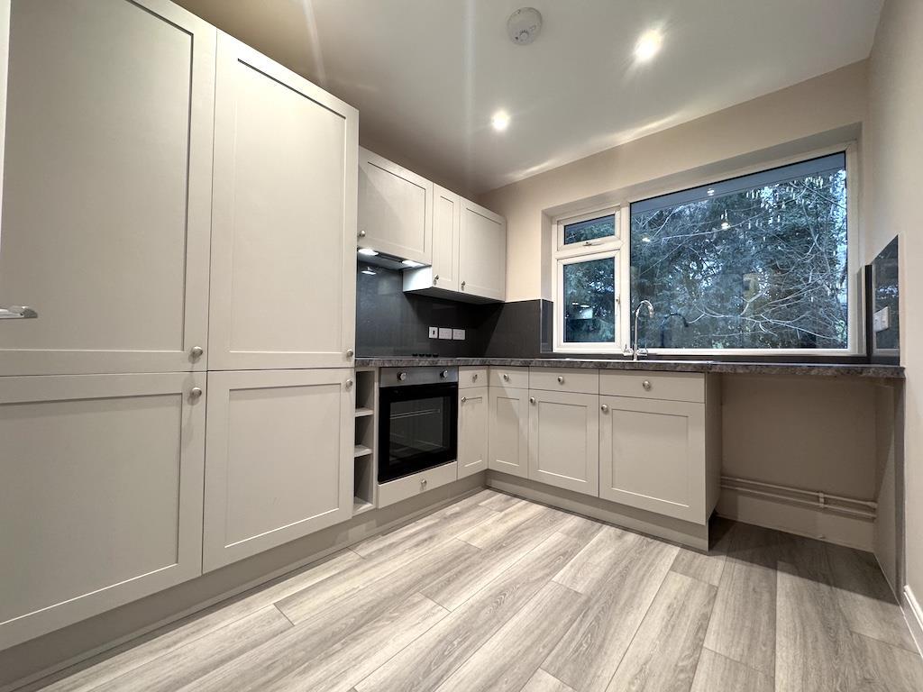 9 - Kitchen.jpg