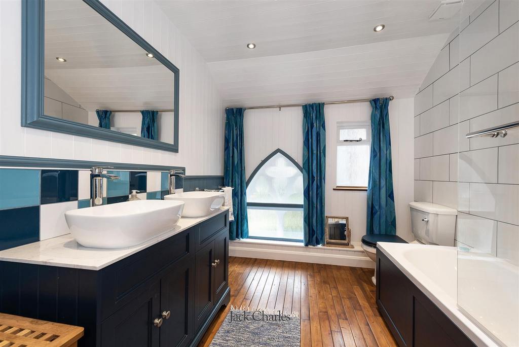 3 The Castle, TN11 0 EG 015.jpg