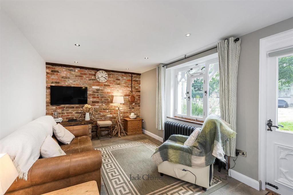 3 The Castle, TN11 0 EG 010.jpg