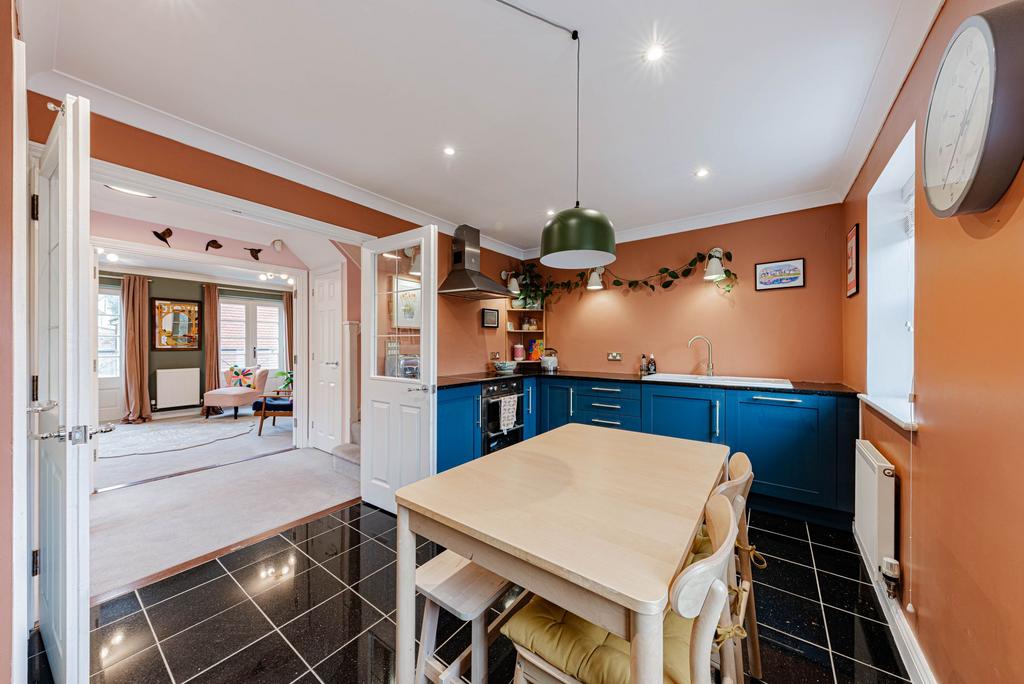 Kitchen/Dining Room (1)