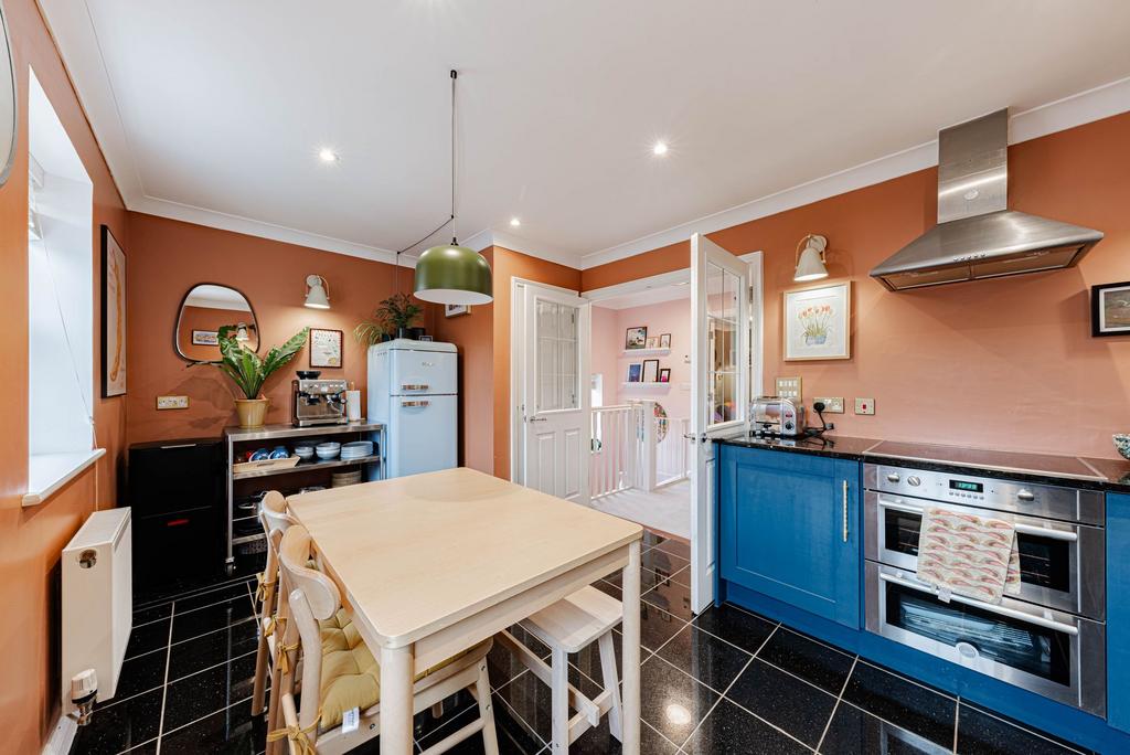 Kitchen/Dining Room (2)