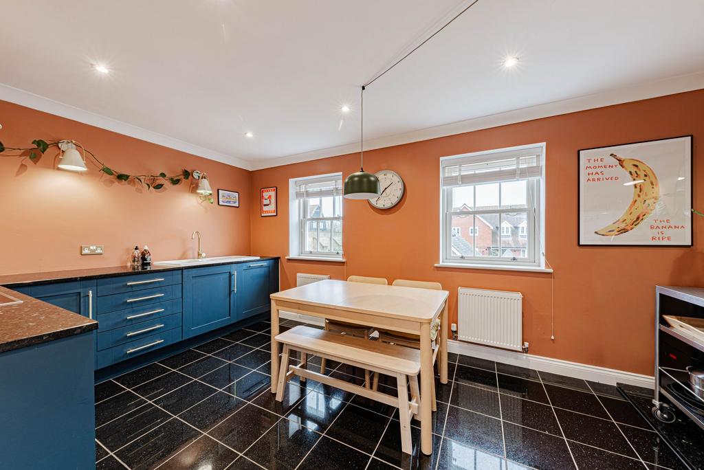 Kitchen/Dining Room (1)