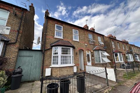 undefined, Hows Road, Uxbridge