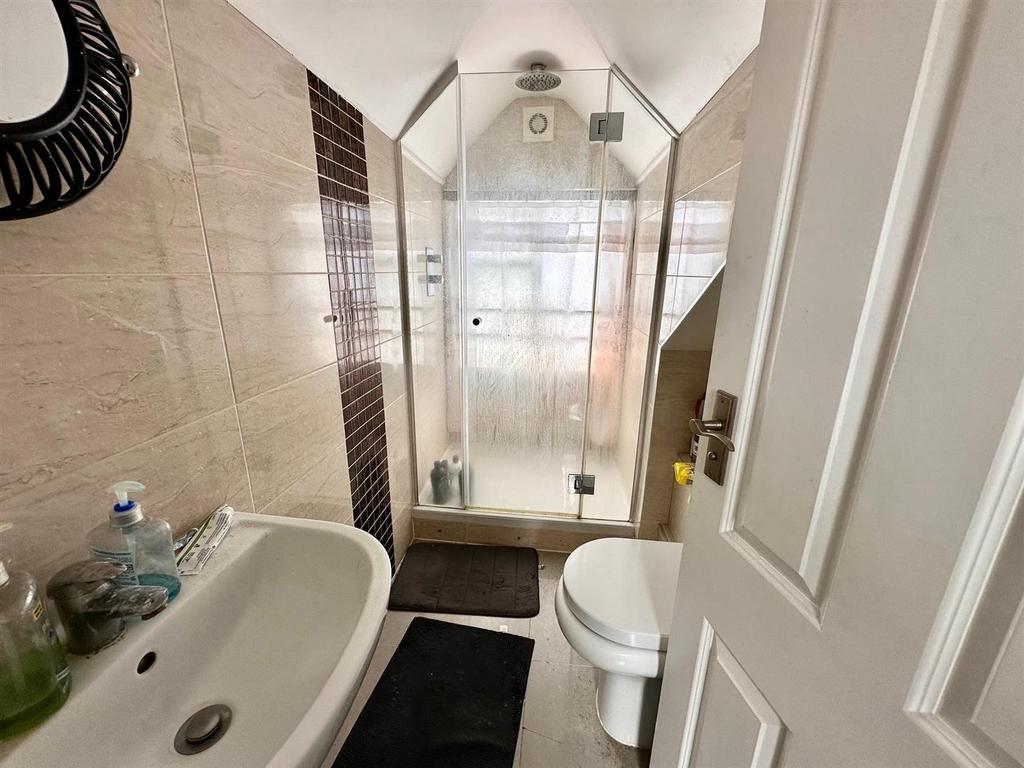 Top floor shower.jpg