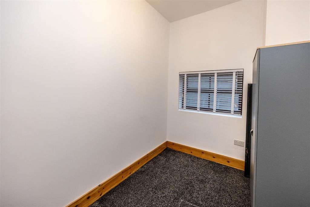 2 ESLiv-260126-14.jpg