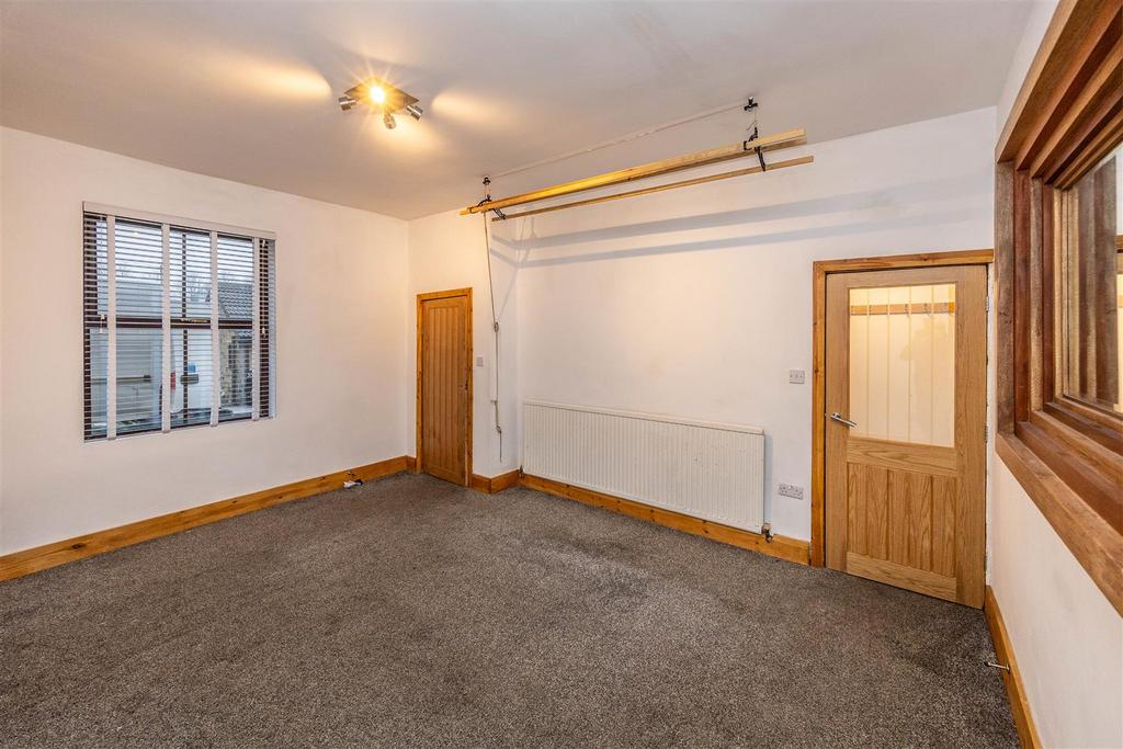 2 ESLiv-260126-7.jpg