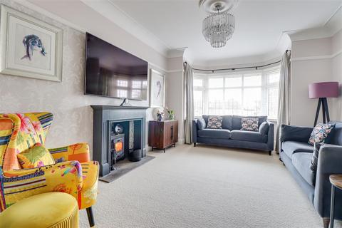 5 bedroom semi-detached house for sale, Woodfield Road, Benfleet SS7