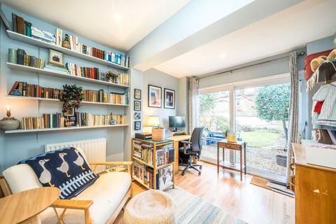 2 bedroom flat for sale, Bournevale Road, LONDON SW16