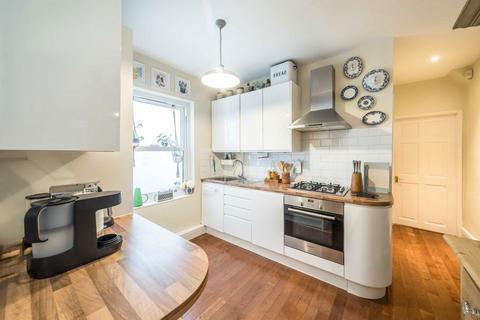 2 bedroom flat for sale, Bournevale Road, LONDON SW16