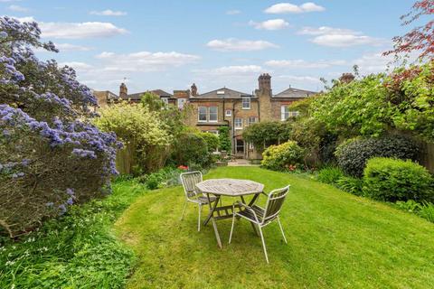 4 bedroom house to rent, Chestnut Road, London SE27