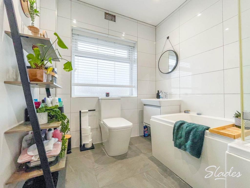 73 arnewood bathroom