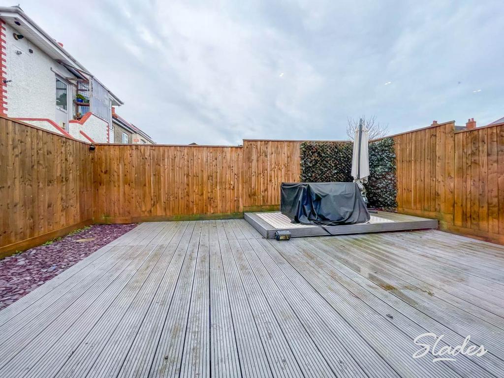 73 arnewood garden