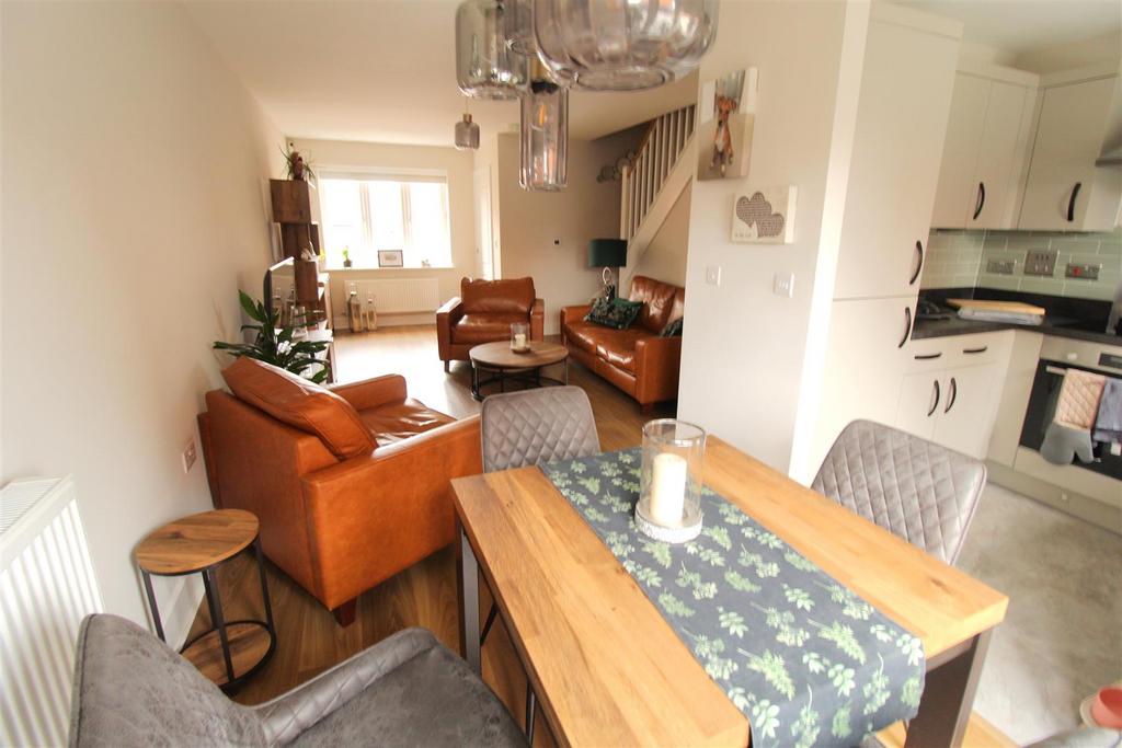 Lounge/Dining Room