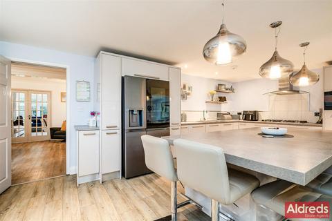 4 bedroom detached house for sale, Lowestoft Road, Gorleston, Great Yarmouth