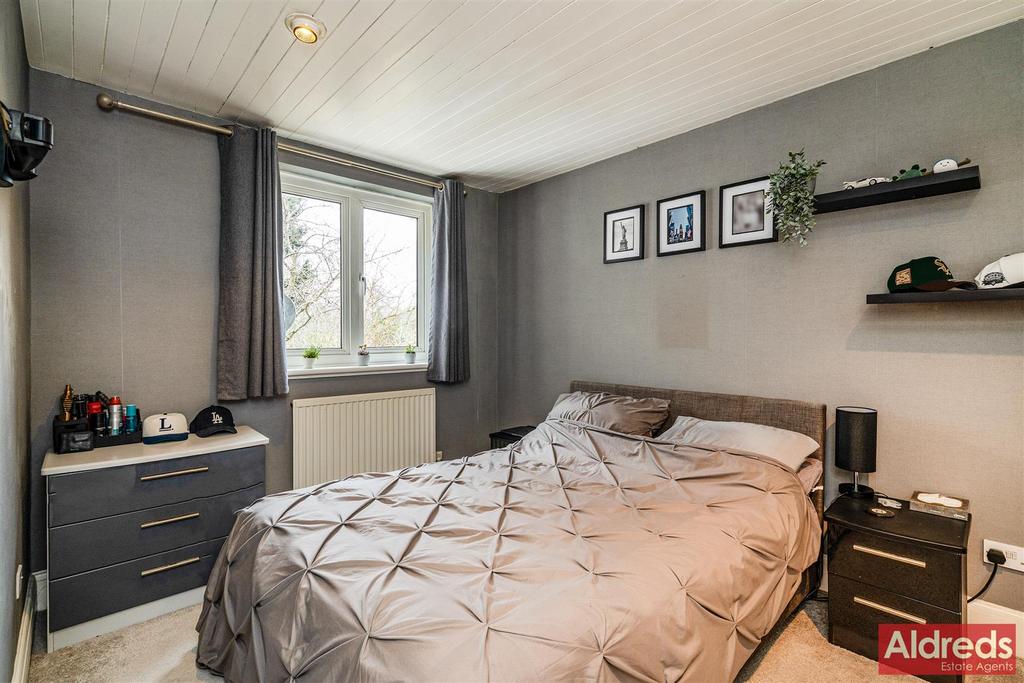 Bedroom 4.jpg
