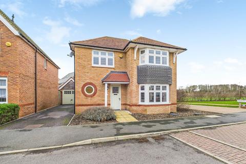 3 bedroom detached house for sale, Medlar Street, Weston Turville