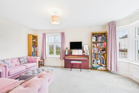 3 bedroom detached house for sale, Medlar Street, Weston Turville