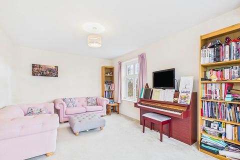 3 bedroom detached house for sale, Medlar Street, Weston Turville
