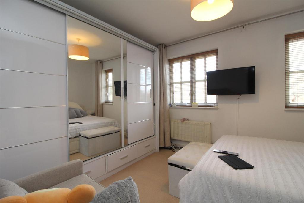 Bedroom 1.JPG