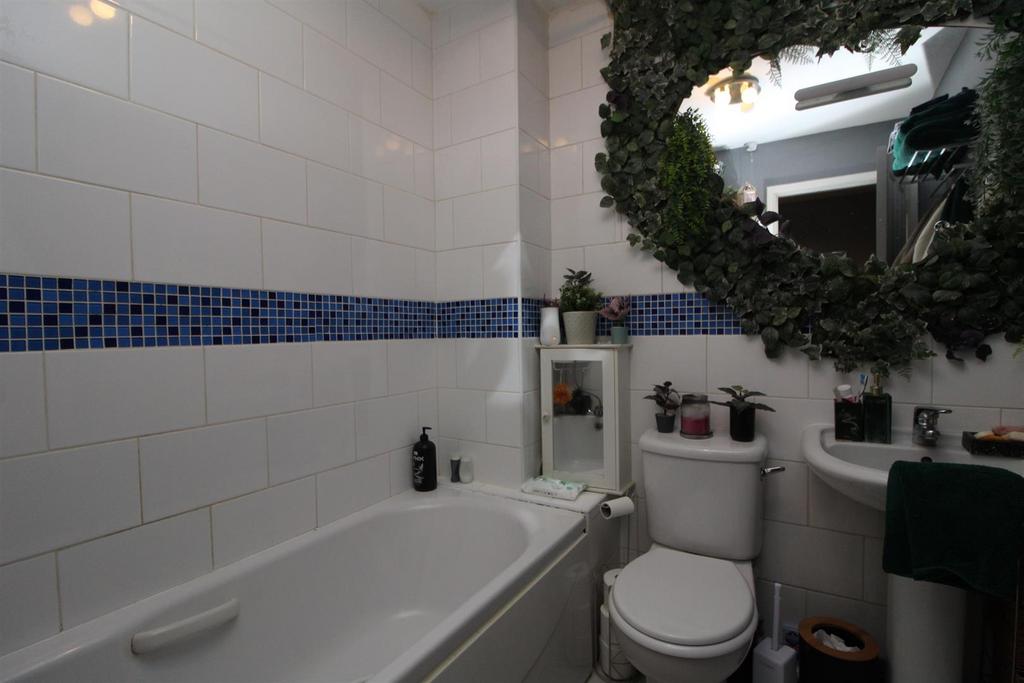 Bathroom.JPG