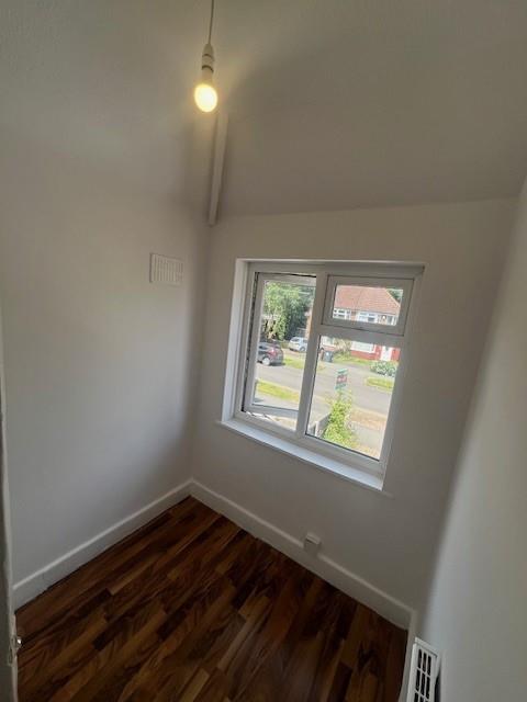 Room 2.jpg