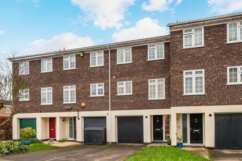 undefined, Hillcrest, WEYBRIDGE, KT13
