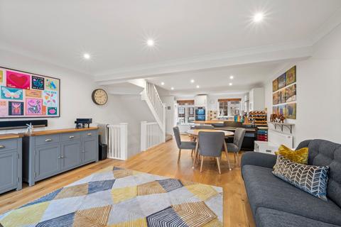 undefined, Hillcrest, WEYBRIDGE, KT13