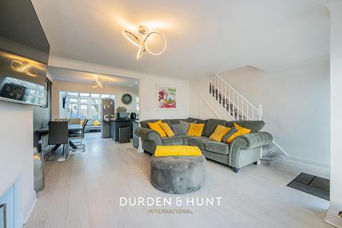 3 bedroom semi-detached house for sale, Palmerston Road, Rainham, RM13