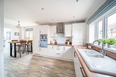 undefined, Cowslip Drive, Whitchurch, RG28 7FP