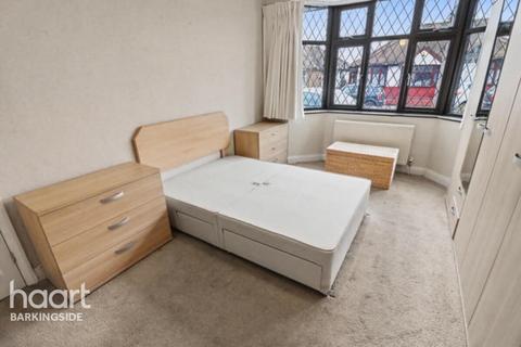 2 bedroom bungalow for sale, Kelsie Way, Hainault