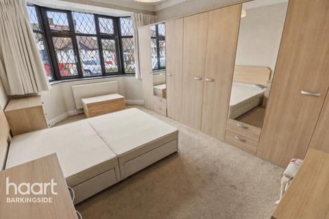 2 bedroom bungalow for sale, Kelsie Way, Hainault
