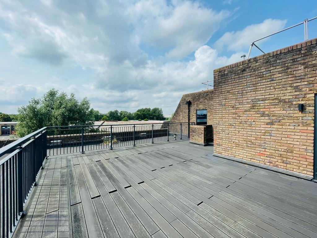 Large terrace pic 2.jpg