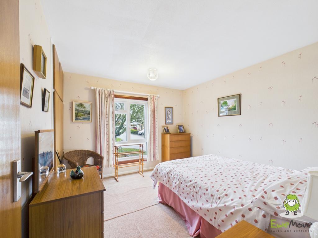 Ewe Move Estate Agents Basingstoke - Fountains Clos