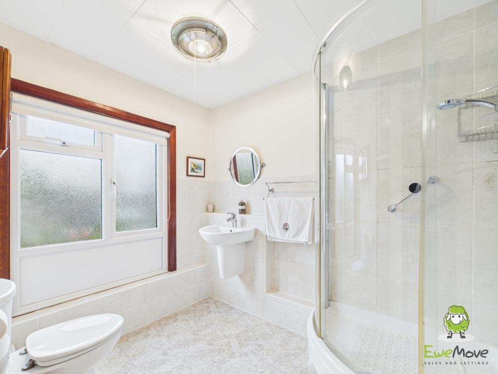 Ewe Move Estate Agents Basingstoke - Fountains Clos