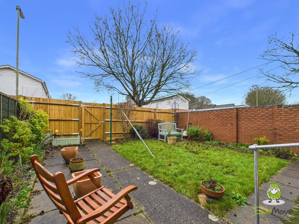 Ewe Move Estate Agents Basingstoke - Fountains Clos