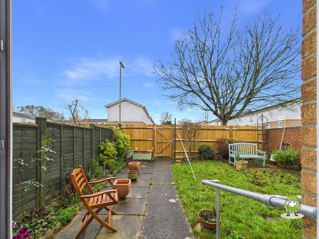 Ewe Move Estate Agents Basingstoke - Fountains Clos