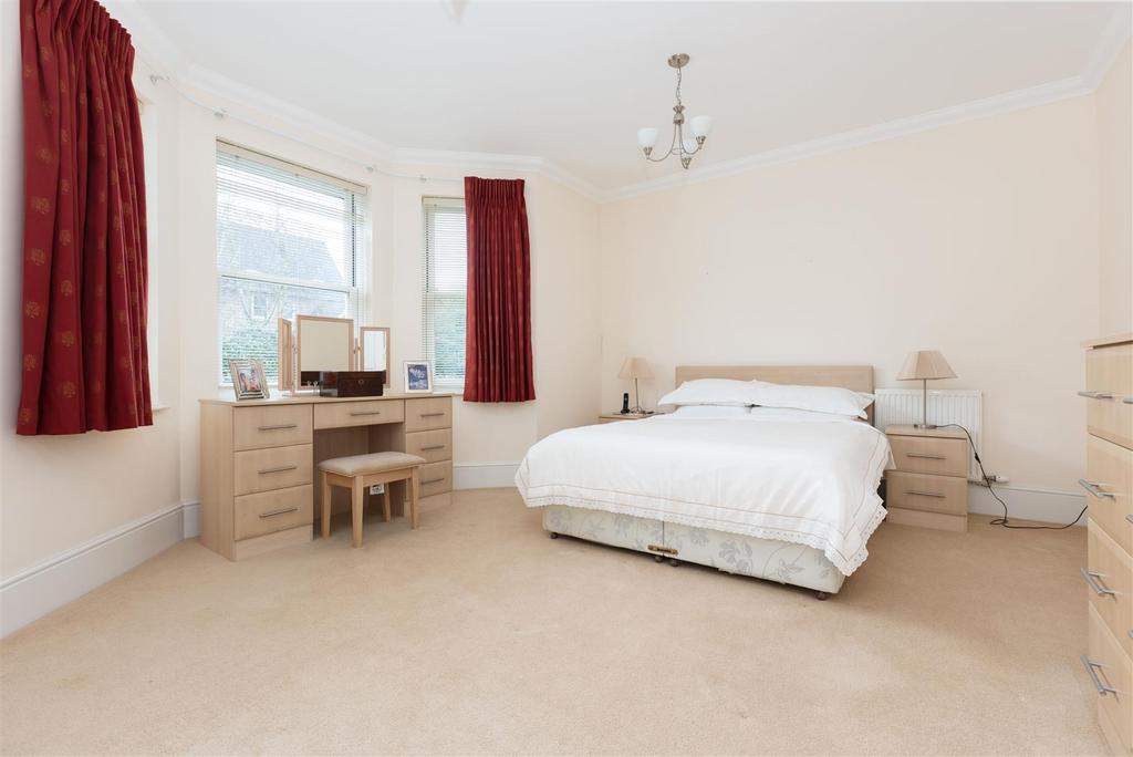 Dining Rm (used as a bedroom)