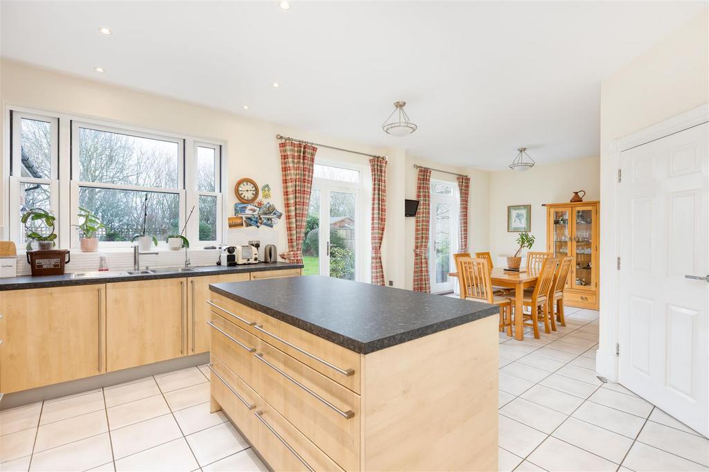Kitchen/Breakfast Room