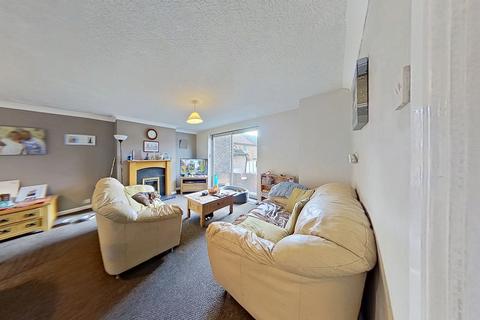 3 bedroom terraced house for sale, Riseborough Walk, Nottingham NG6