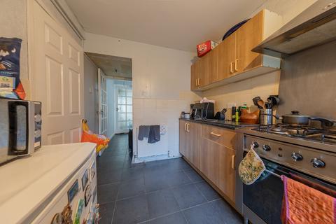 3 bedroom terraced house for sale, Riseborough Walk, Nottingham NG6