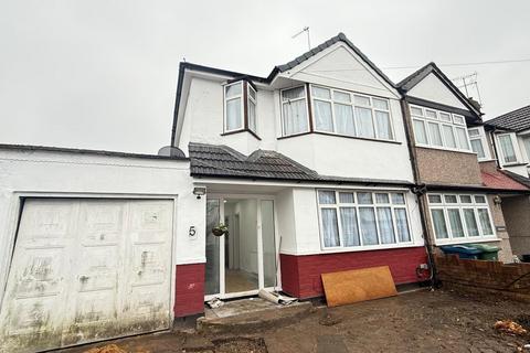 3 bedroom semi-detached house to rent, Brook Drive, Harrow HA1