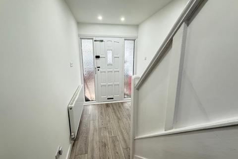 3 bedroom semi-detached house to rent, Brook Drive, Harrow HA1