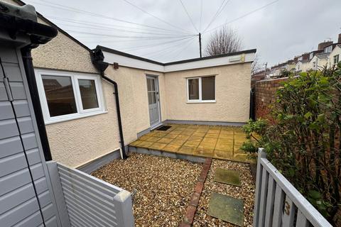 2 bedroom flat for sale, Cheddon Road, Taunton TA2